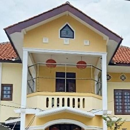 คอสต์ 48 ซูราบายา Hotel สุราบายา ภายนอก รูปภาพ